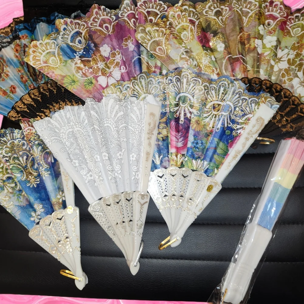 NWT COLLAPSIBLE ART HANDFANS(DIFFERENT STYLES) - Picture 2 of 3
